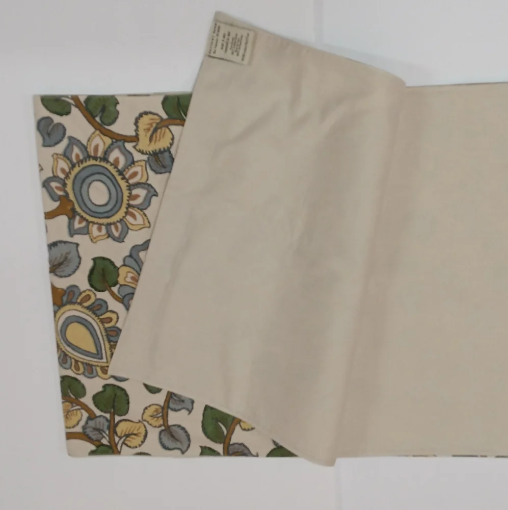 Pottery Barn Abstract Floral Table Runner 18 x 108